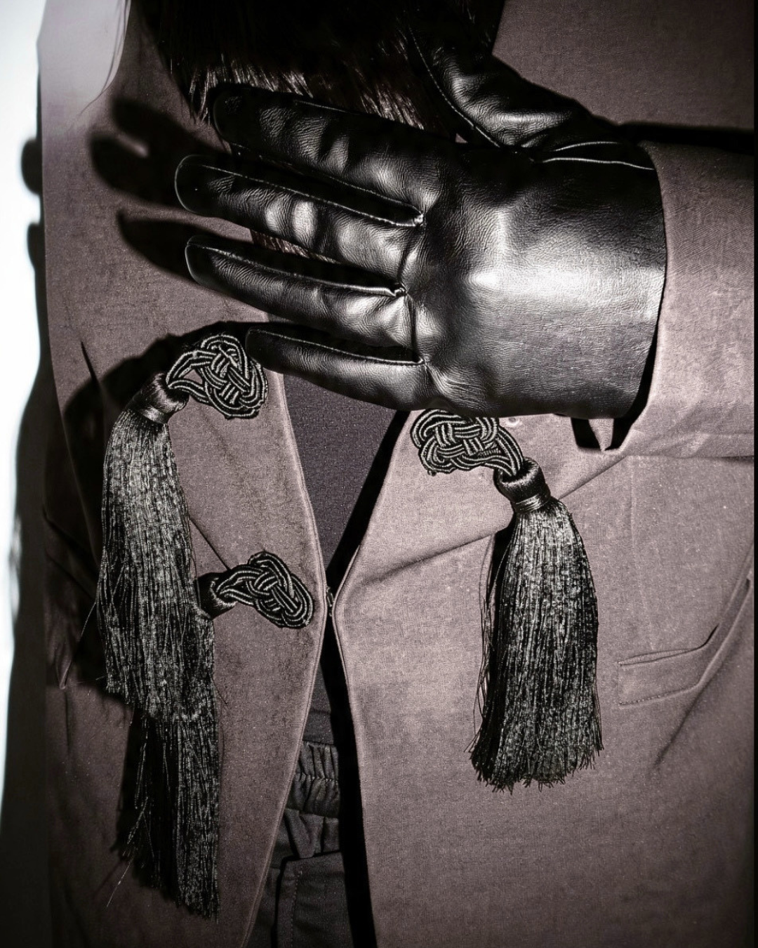 THE GREY TASSEL ON [Blazer]