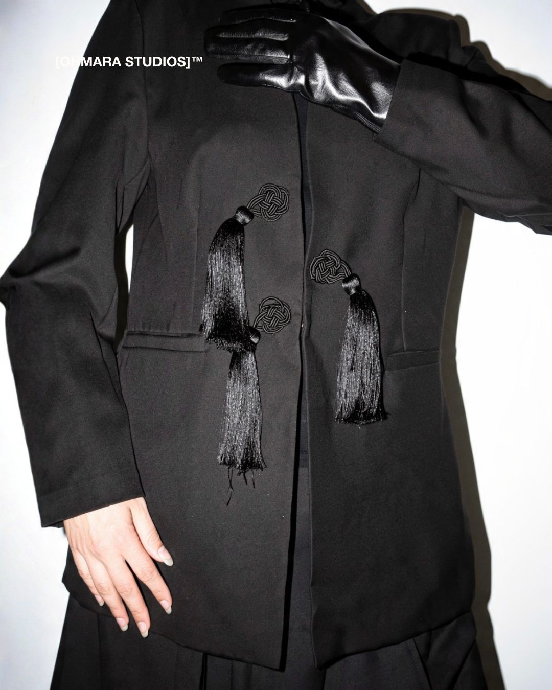 THE BLACK TASSEL ON [Blazer]
