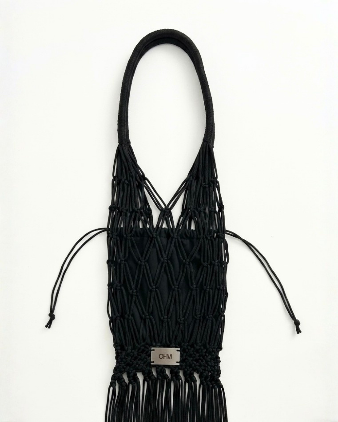 THE MAXI FRINGED TOTE BAG [jet-black]